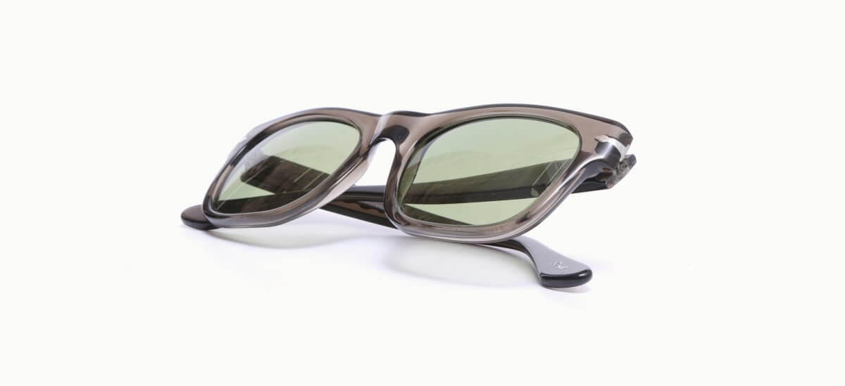 22.0000182 Persol 3269-S 11034E 5220 197,00 €-3