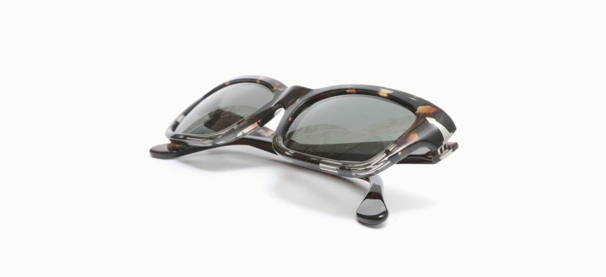 22.0001517 Persol 3301-S 115958 5419 257,00 €-3