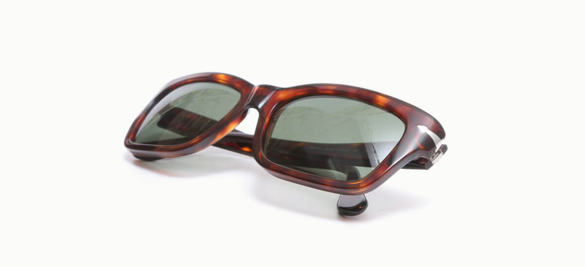 22.0001518 Persol 3301-S 2431 5719 207,00 €-3