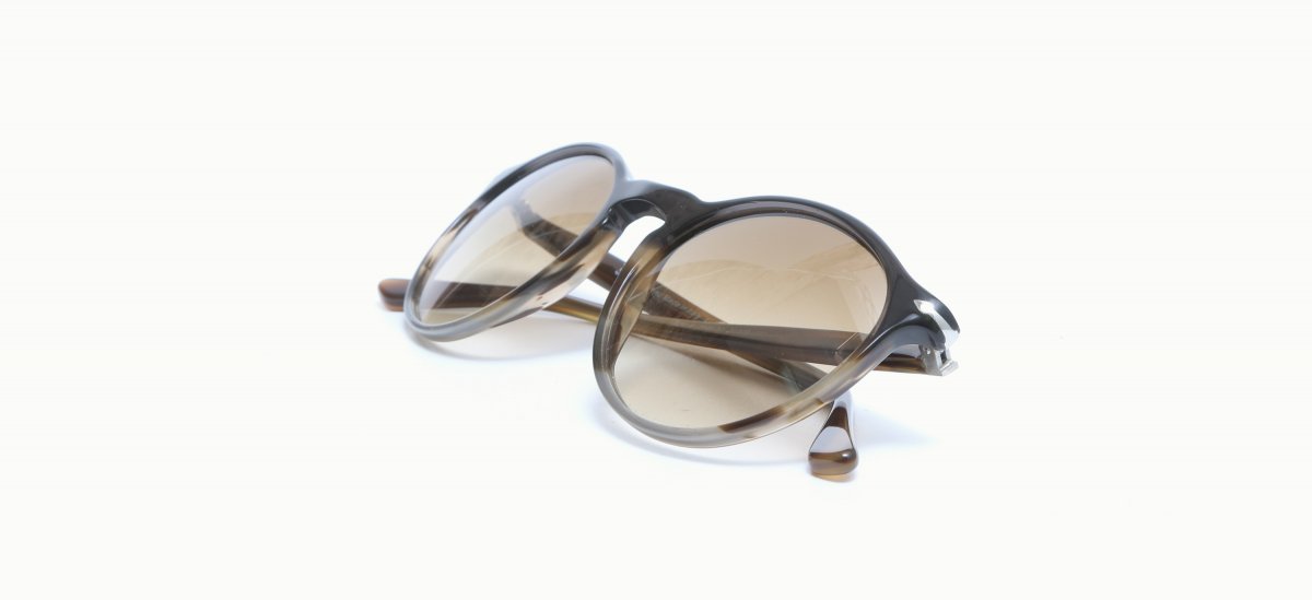 22.0001701 Persol 3285-S 113551 5219 197,00 €-3