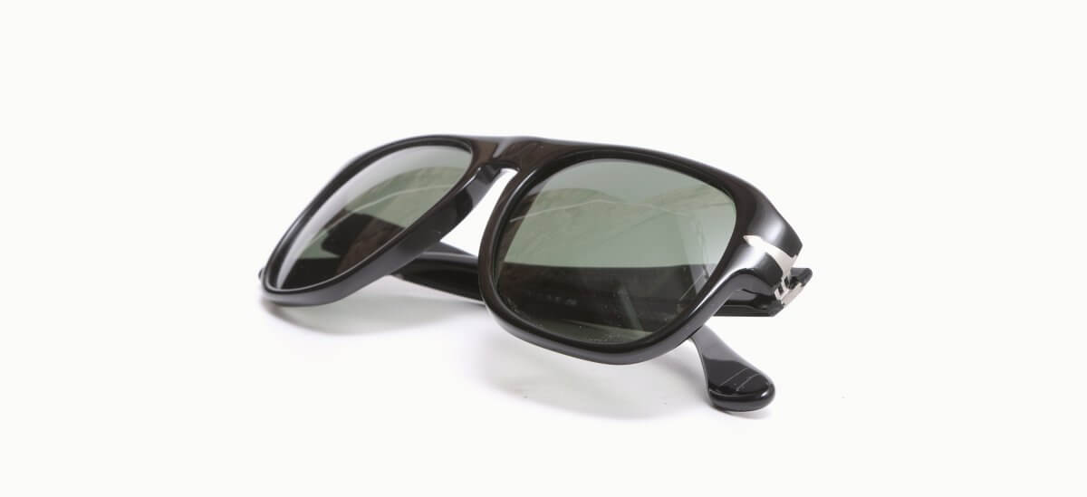 23.0000496 Persol 3310-S 9531 5418 247,00 €-3
