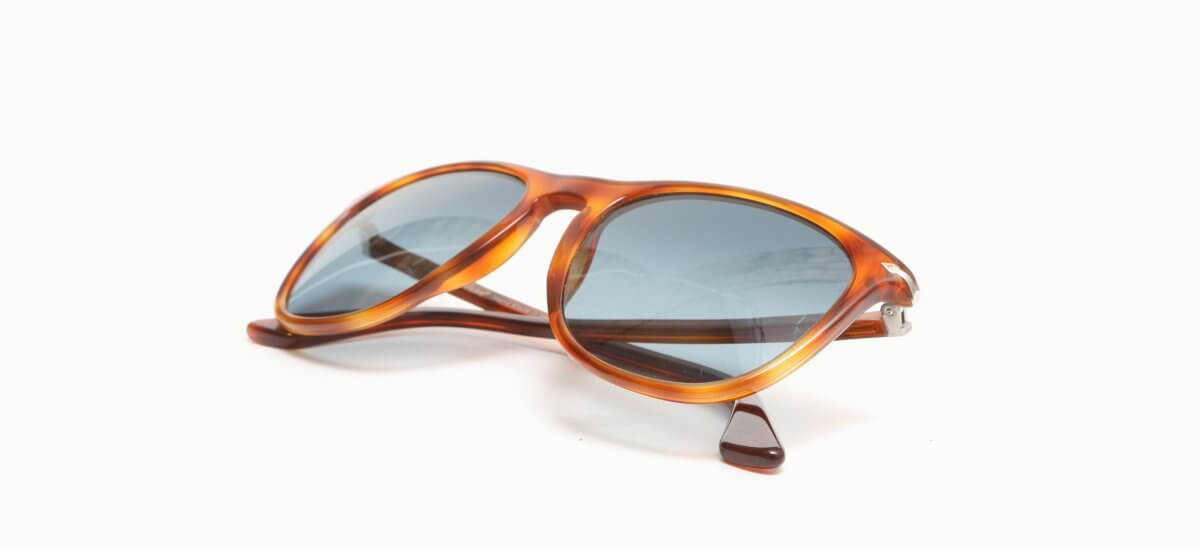 23.0000501 Persol 3314-S 96S3 5520 247,00 €-3