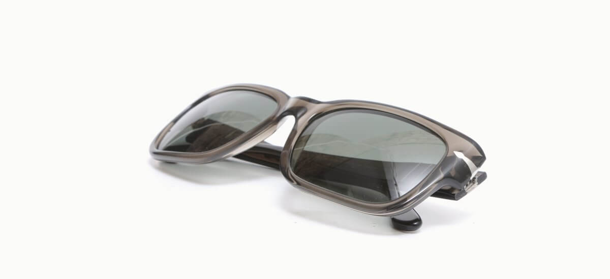 23.0000502 Persol 3315-S 110358 5819 267,00 €-3