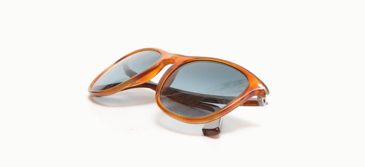 24.0001402 Persol 3314-S 96S3 5520 267,00 €-3