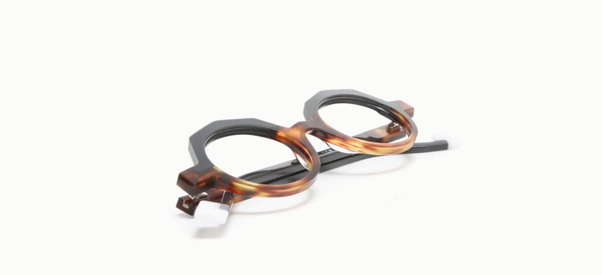 25.0000020 Anne & Valentin LOCK 21A06 4421 397,00 €-3