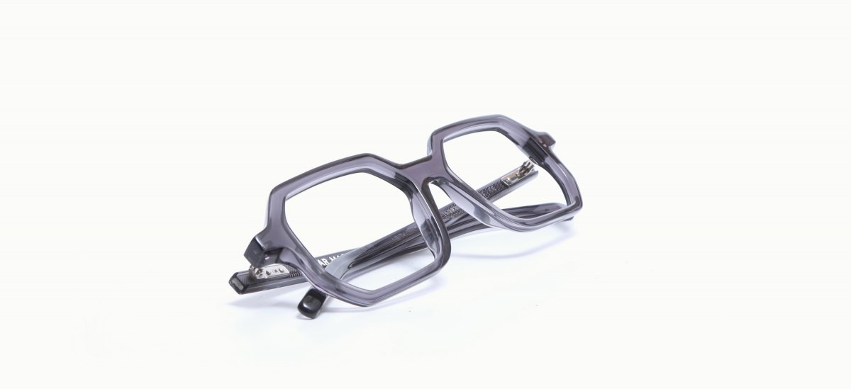 26085030 OM Keith 105 5118 367,00 €-3