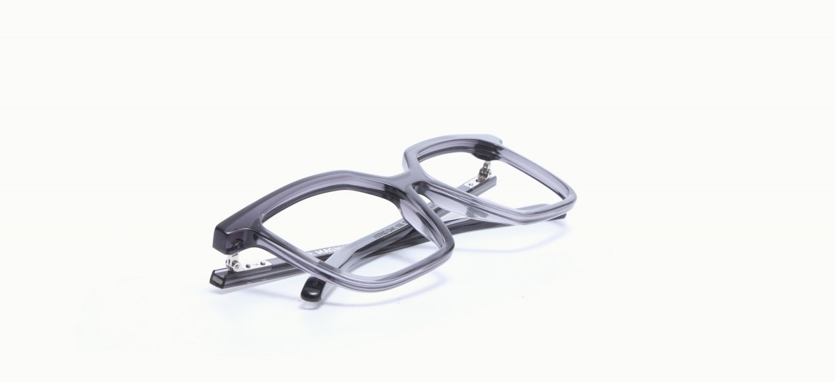 26085048 OM Astrid 105 5217 367,00 €-3