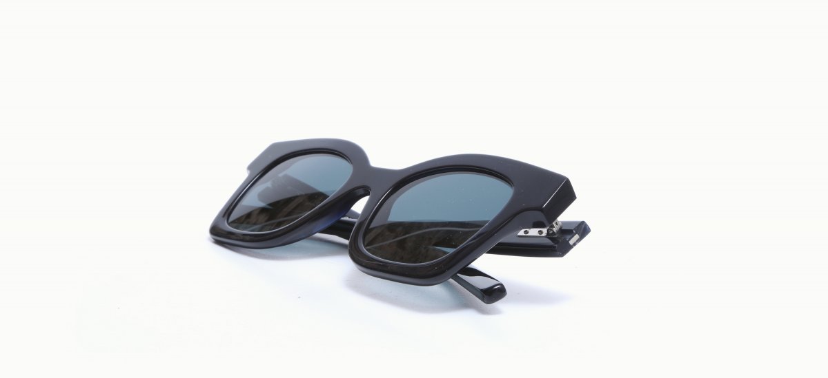 26085141 OM Sue 100 4821 377,00 €-3