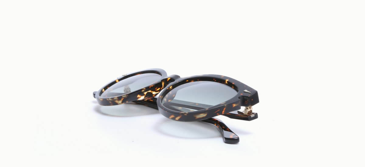 2600023580 AHL Menilmontant Yellow TurtleGreen Gradient 5319 437,00 €-3